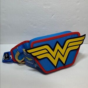 Wonder Woman 4 Can Insulated Bag Igloo Cooler Fanny Pack NWT